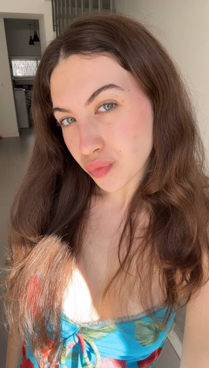 Nude girl Amber in Calgary