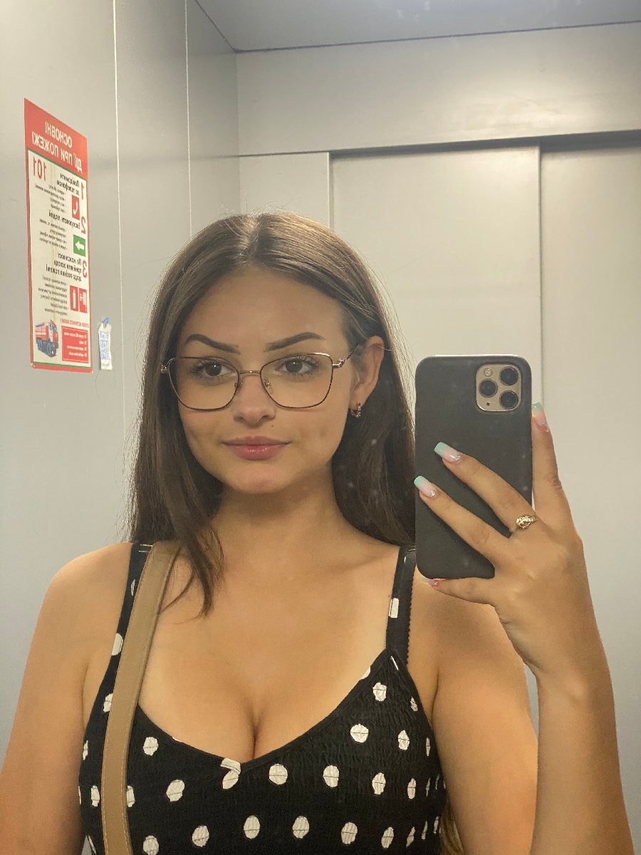 Sexy model Stacy in Calgary